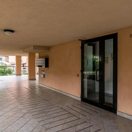 Apartment Garage & Station - Self Check-in & Remote Access *
