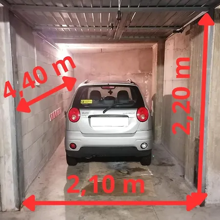 Garage & Station - Self Check-in & Remote Access Apartment Como